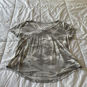 Aeropostale Gray Camo Short Sleeve Tee